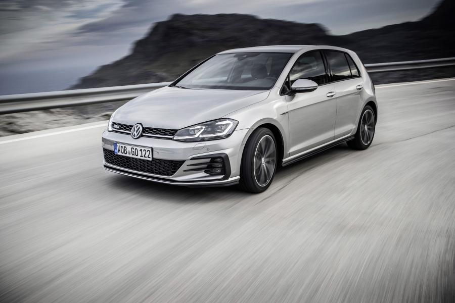  Volkswagen Golf GTD 5-Door 2017 года  (WW) (фото 17 из 58)